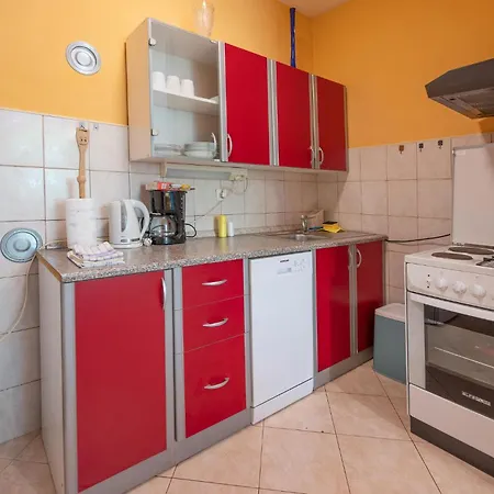 Cozy In With Kitchen Apartament Fažana